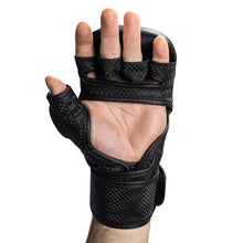 Lataa kuva Galleria-katseluun, Gorilla Wear Ely MMA Sparring Gloves - Musta
